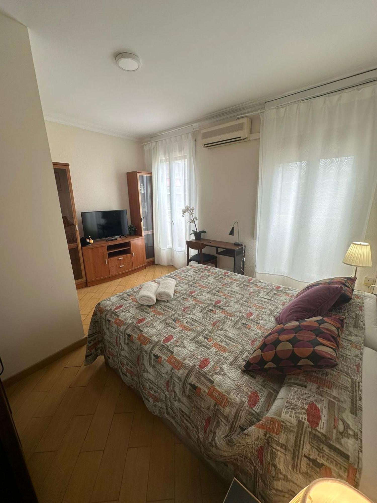 Rooms Nueva Valencia Barcelona Buitenkant foto
